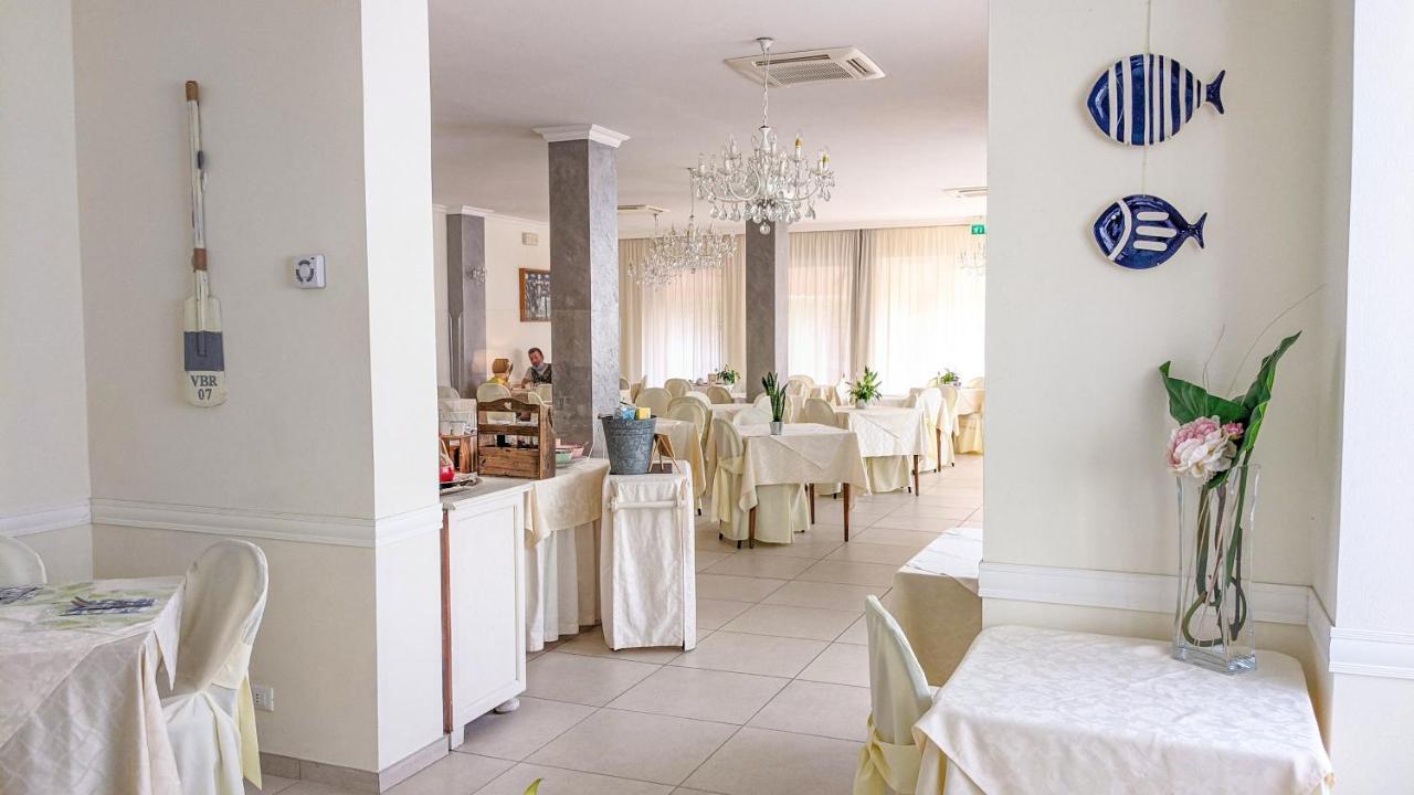 Hotel Explorer تّشيرفييا المظهر الخارجي الصورة