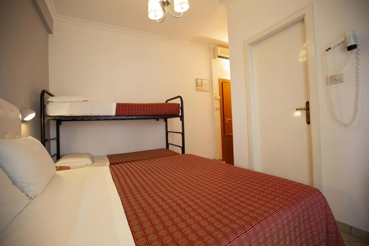 Hotel Explorer تّشيرفييا المظهر الخارجي الصورة